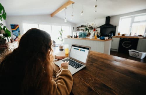 Online Vorbereitung von Zuhause am Laptop